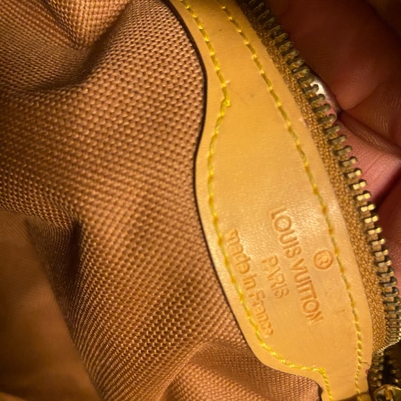 Louis Vuitton bag authentic some signs of wear but in decent condition - Picture 3 of 5